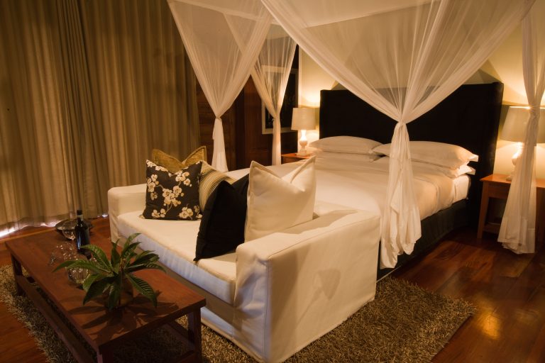 SIX DAYS- ARUSHA-LAKE MANYARA- NGORONGORO -SERENGETII  (LUXURY)